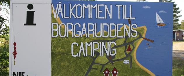 Borgaruddens campings välkomstskylt, Sofia Wellborg