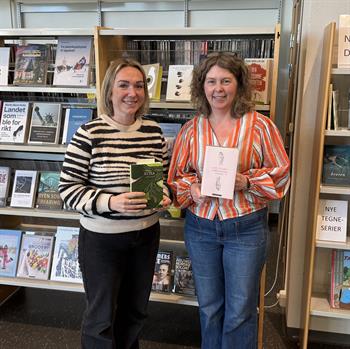 Bokprat med Mailin og Heidi