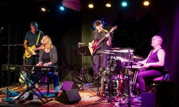 Plakat Eftasblues med Malvina Band på Gregers Live  2. mai