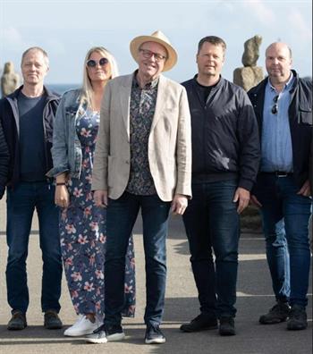 Bent & drengene og en pige på Sogndalstrand Kulturhotell