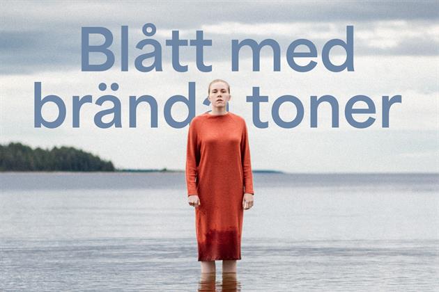 Utställning Blått med brända toner