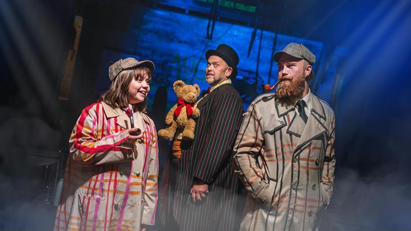 Plakat Sherlock Holmes og kosedyrmysteriet på Hamar Teater