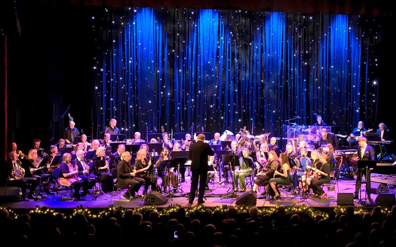 Plakat Høstkonsert i Ås Kirke med korps kor og sangsolist