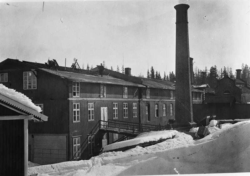 Plakat AVLYST! Busstur til Raufoss Industrimuseum og Mustad fabrikker