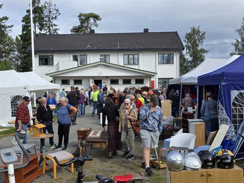 Plakat Åsen Grendelags årlige store loppemarked