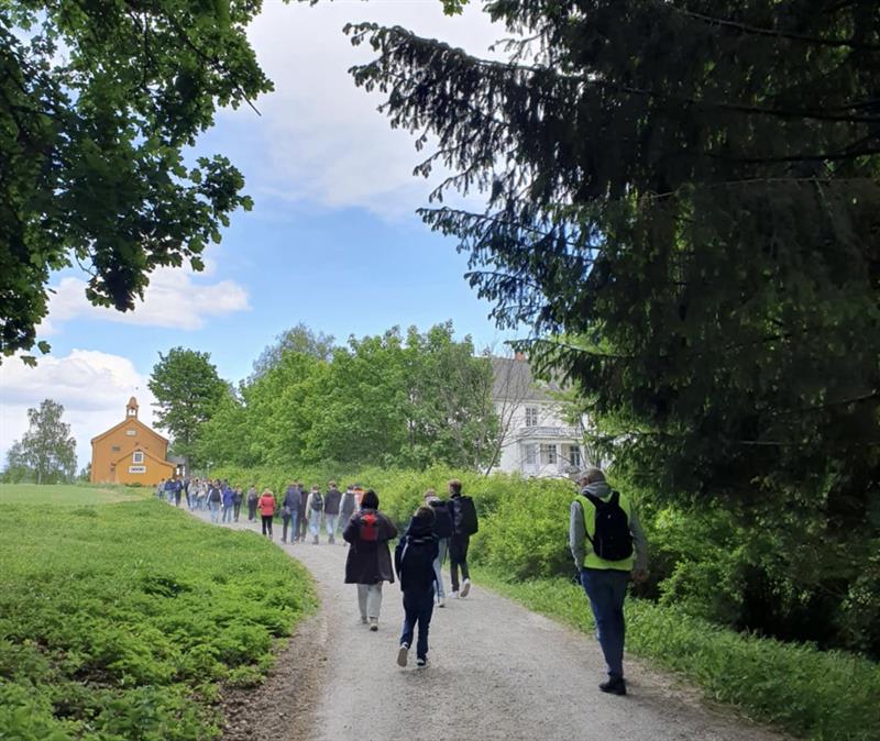 Plakat Pilegrimsvandring til Utvandrerkirken: Å vandre ut og vandre inn