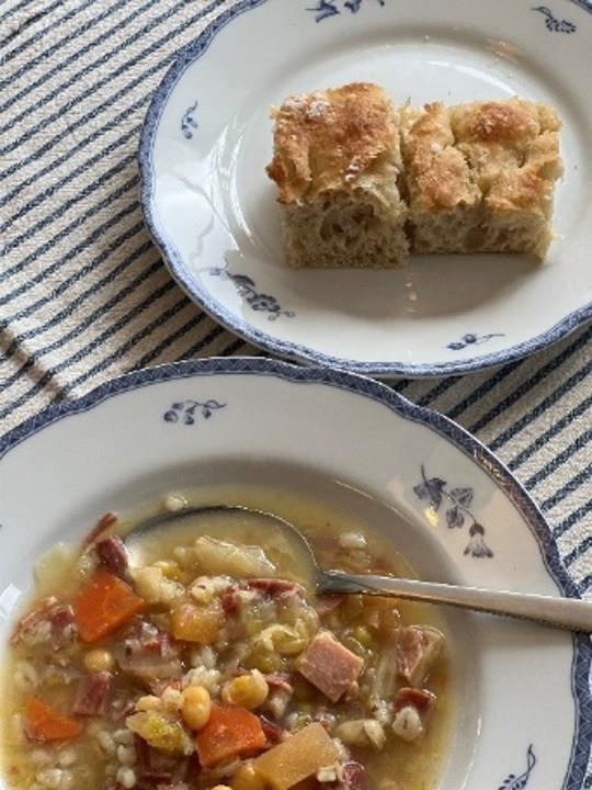 Suppe og brød kr 100,-