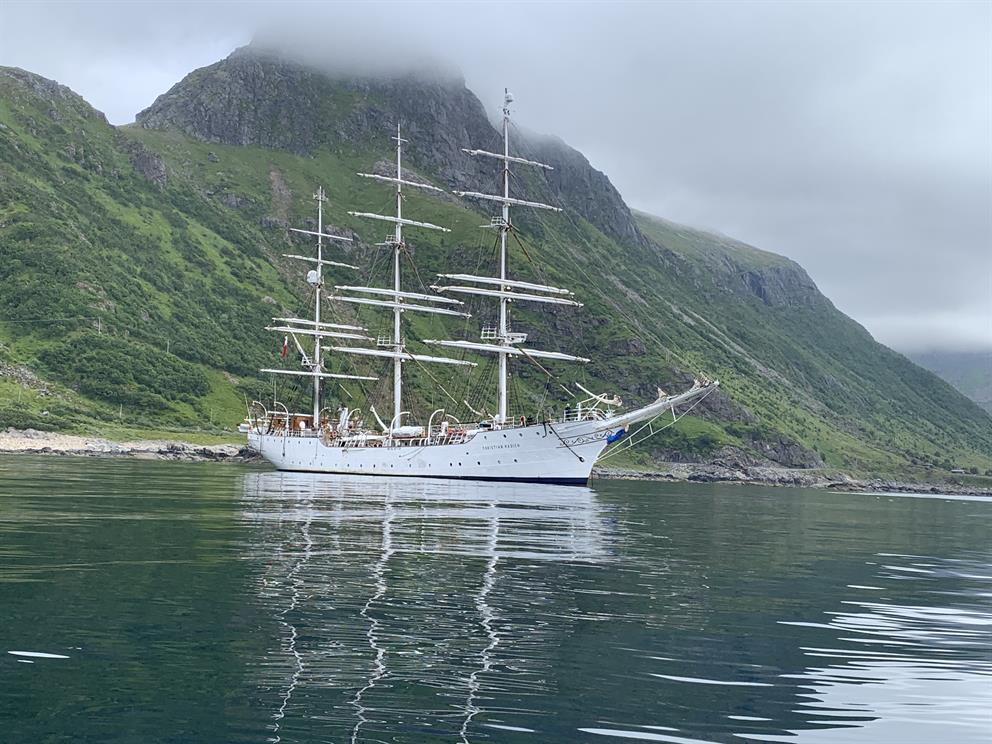 Christian Radich i Lofoten. Foto: Erik Sundheim