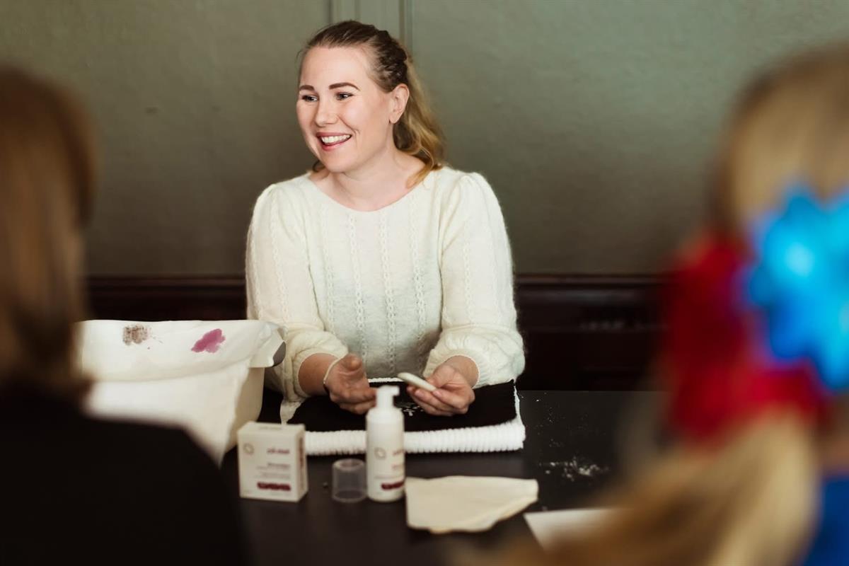 Fast fashion og flekkfjerning - med Lisa Blom
