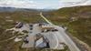 Eit dronebilete av begge fjellstuene på Dyranut.