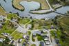 Et dronebilde med oversikt over campingplassen.