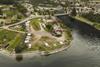 Eit dronebilete rett ovanfrå av campingplassen.