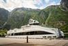 Das Norled-Boot Fjorddrott im Hafen von Eidfjord.