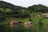 sjøtun, hytter langs fjorden, idyllisk beliggenhet