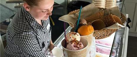 Amanda serves ice cream at Storstrand