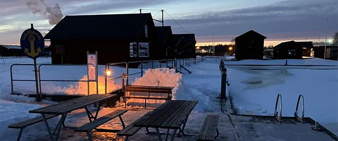 Evening light at the jetty for a cold bath