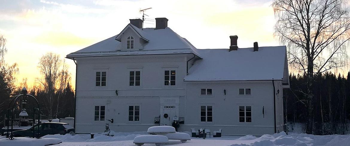 Herrgården i vinterskrud