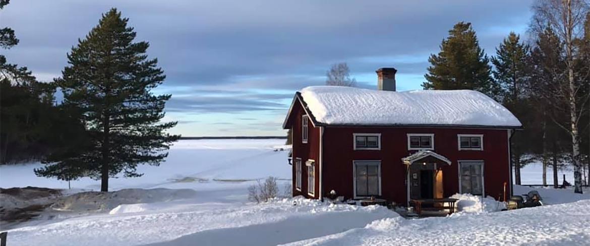 Café Hildur hus vinter 1170x488