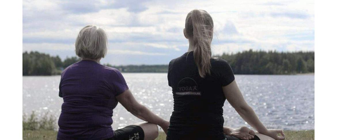 Yoga close to the water