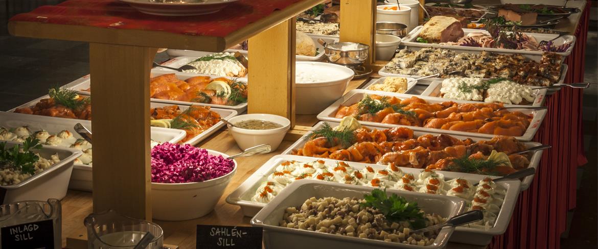 Julbord uppdukat