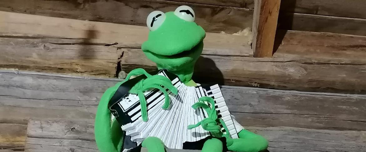 Kermit med dragspel - Käcktjärn 1170x488