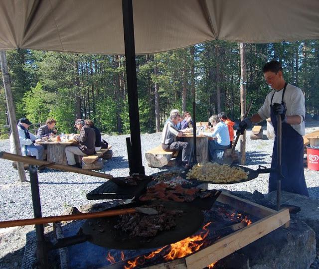Matlagning över öppen eld Jävrebodarna