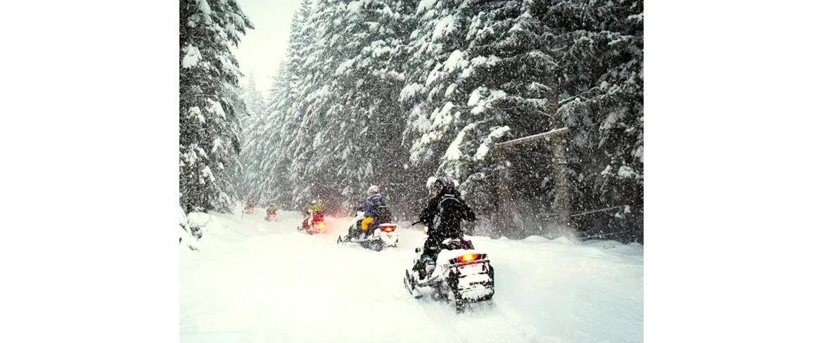 Snowmobile tour 1170x488