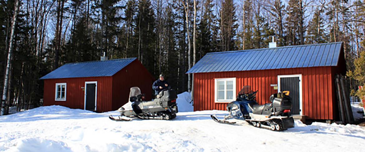 The cottages at Vargön in winter