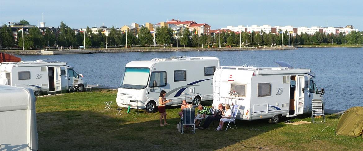 Campingliv på Västra kajen