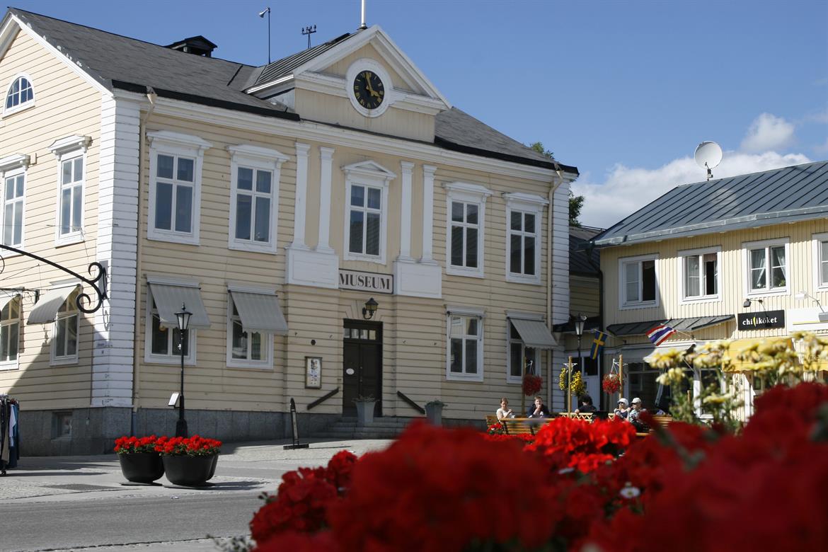 Rådhustorget och Piteå Museum
