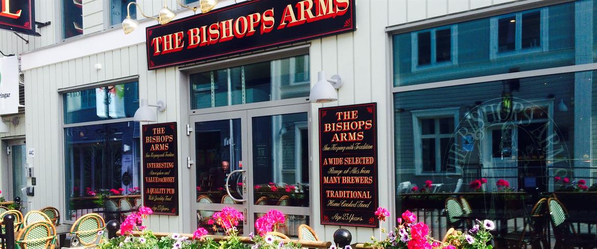 Bishop Arms outdoor serving