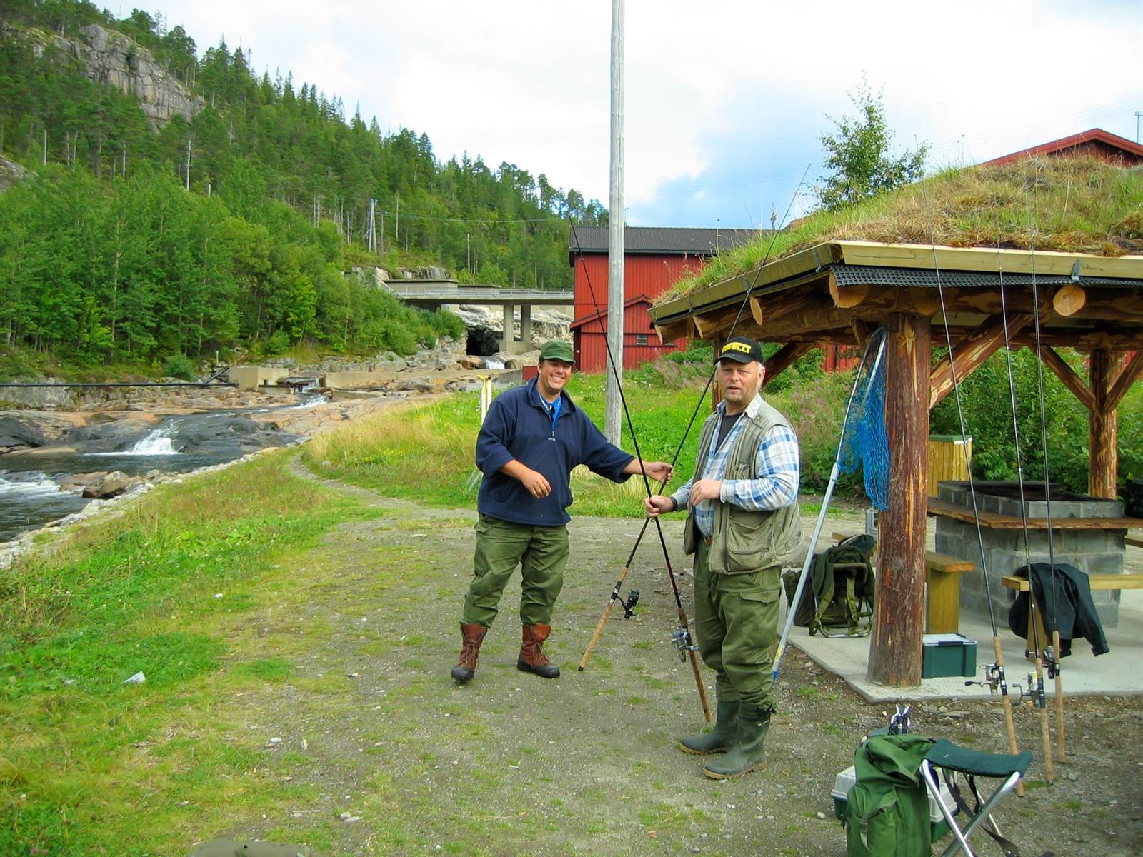 Salmon fishing in Oplø river