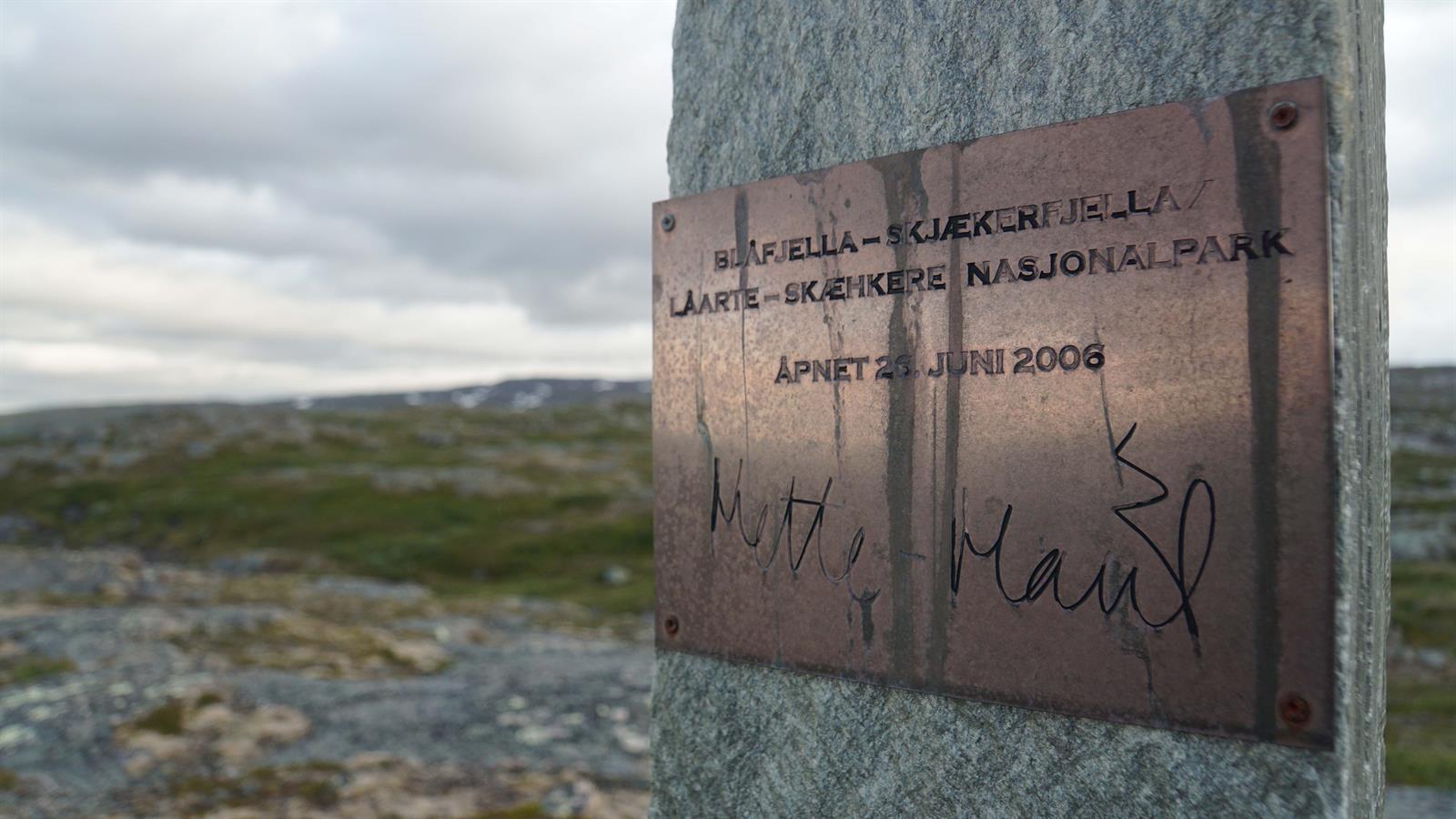 Hiking: National Park Monument Stone, Blåfjella-Skjækerfjella National Park