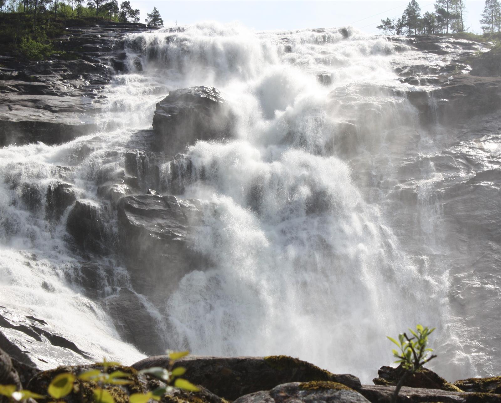 Skrøyvstadfossen Waterfall