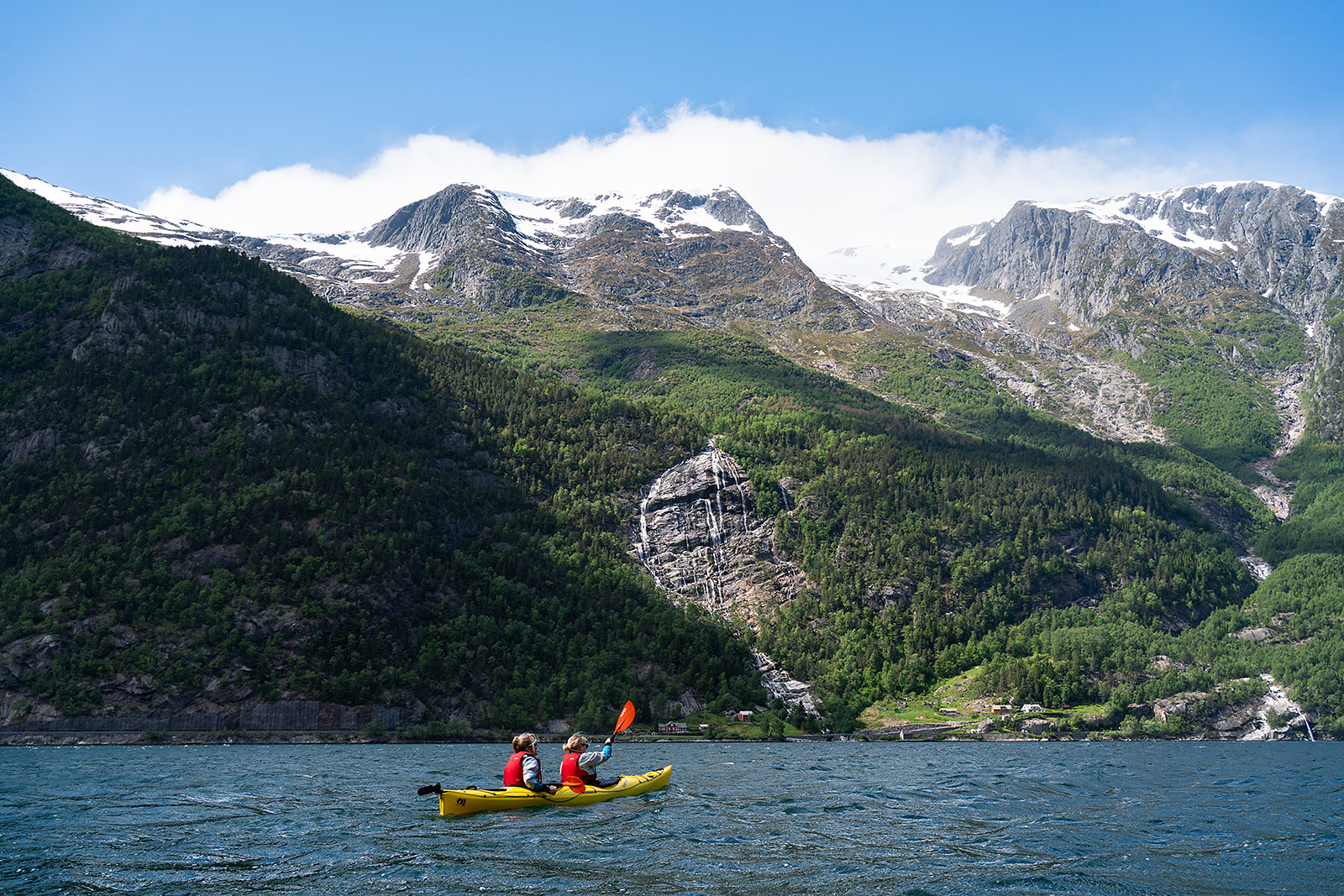 Geführte Seekajaktour auf dem Hardangerfjord