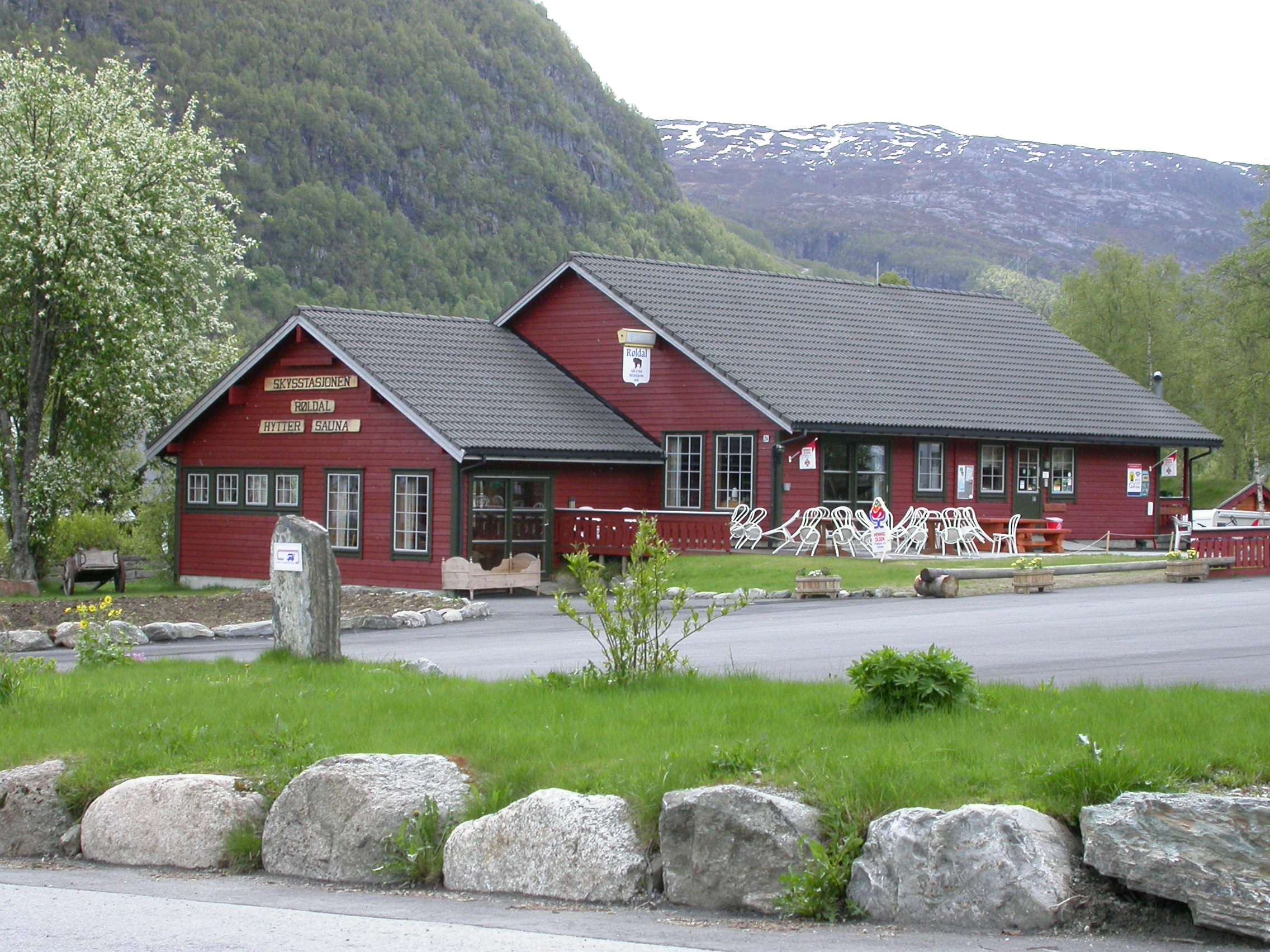 Skysstasjonen Cabins/ Camping