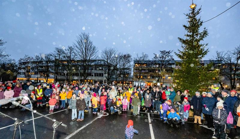 Plakat Julegrantenningen i Ås