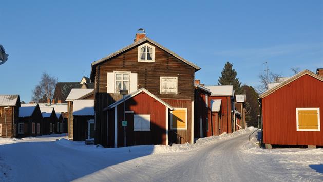 Winter street at Öjeby Kyrkstad, Peter Manner