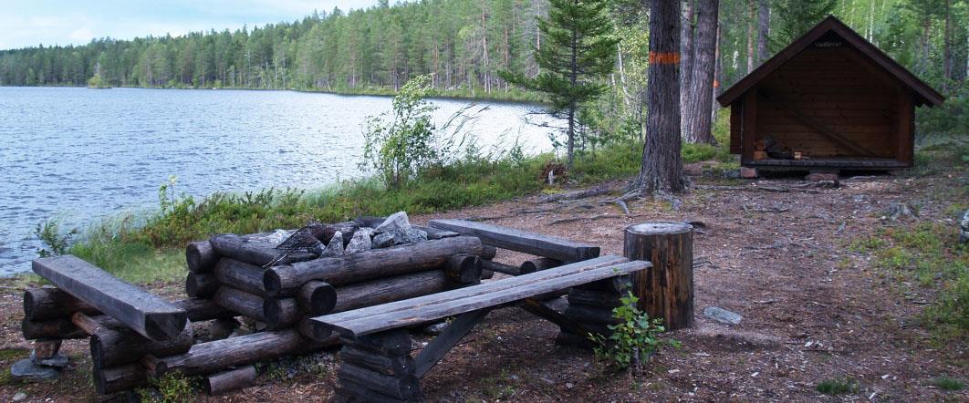 Eldstad och vindskydd