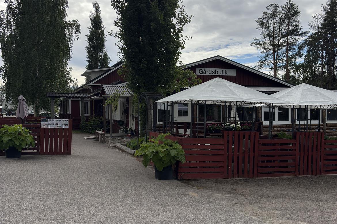 Gårdsbutik och café