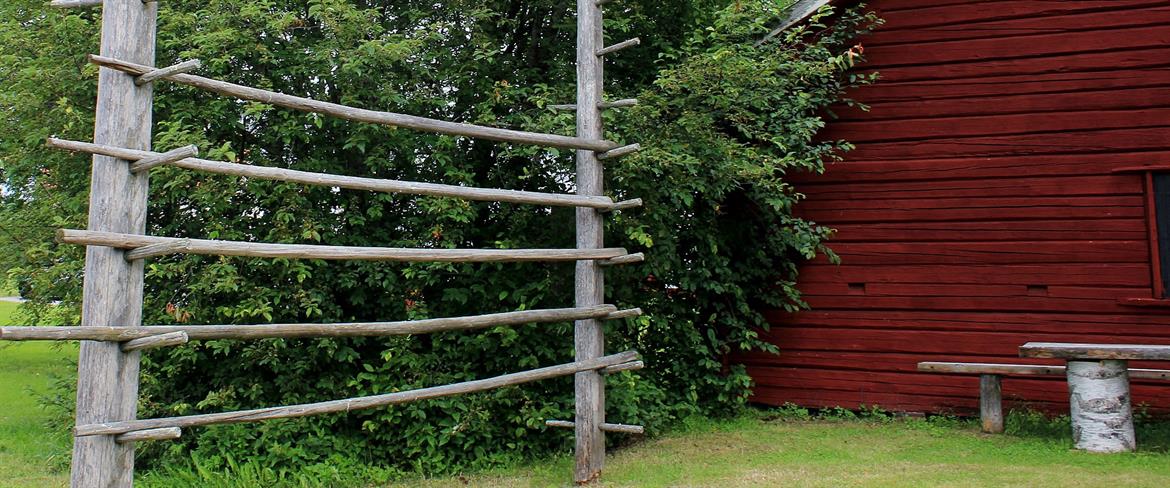 Hay drying rack by Legdgården.