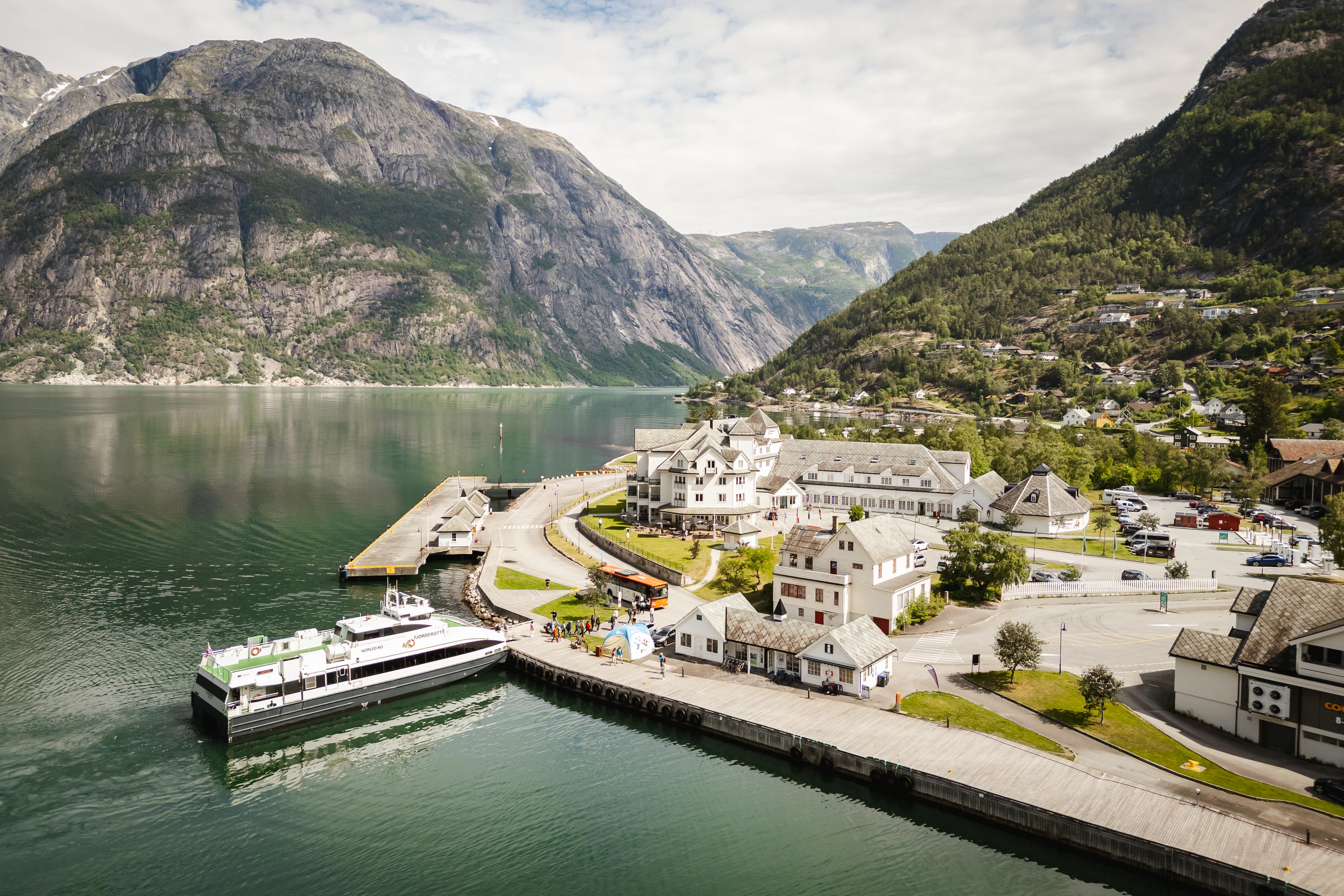 Bootsfahrt auf dem Hardangerfjord nach Eidfjord
