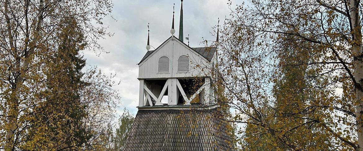 Klockstapeln Piteå kyrka höst