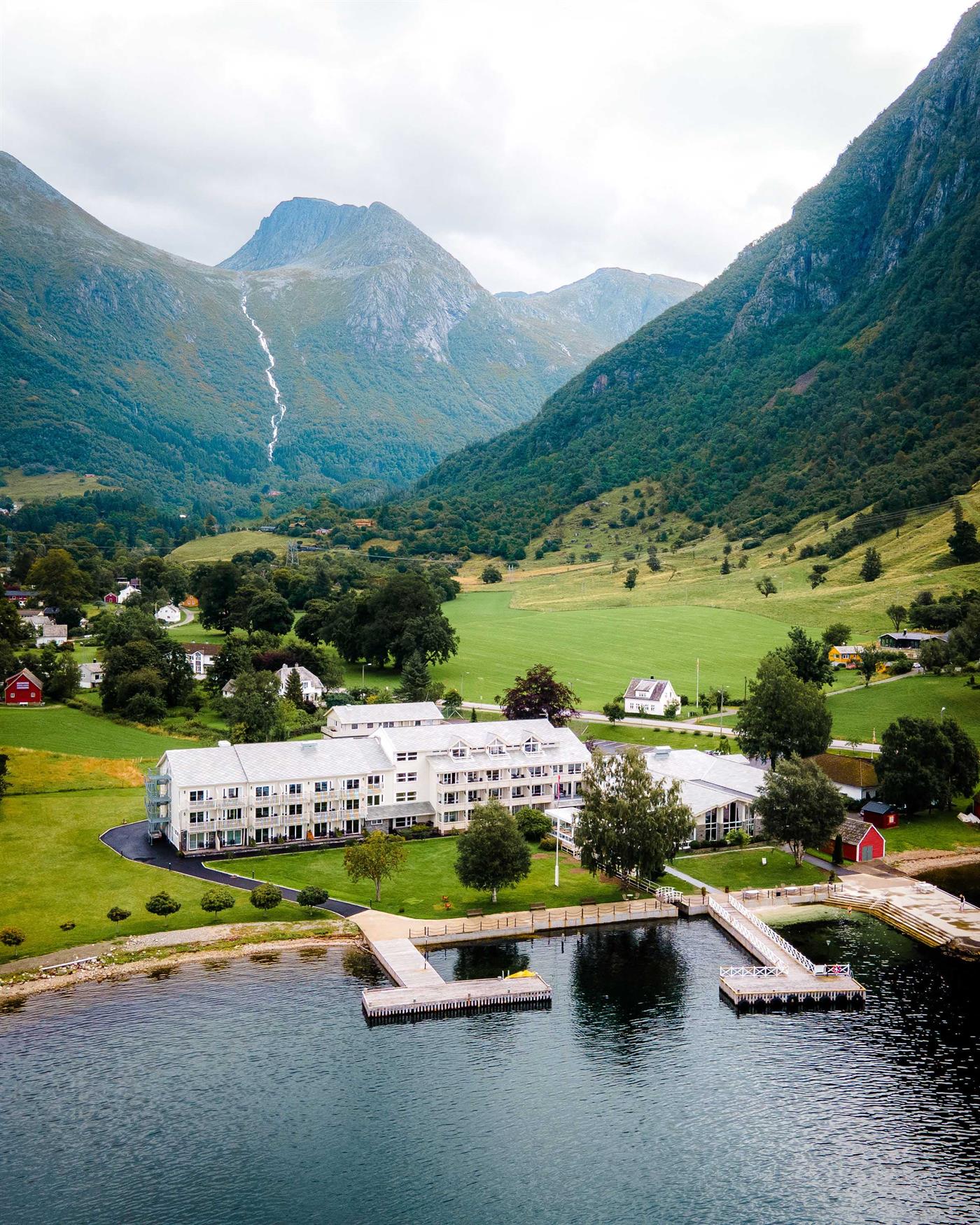 Hardanger | Hardangerfjord Express Boat - Rødne