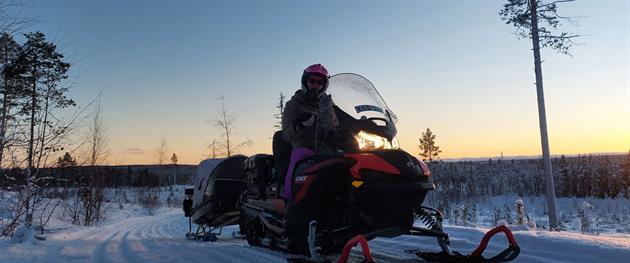Snowmobile out on tour, Direct North