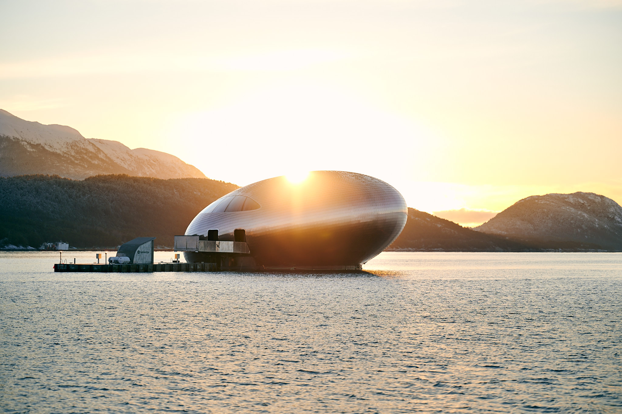 Iris Expedition Dining - Salmon Eye Floating Restaurant