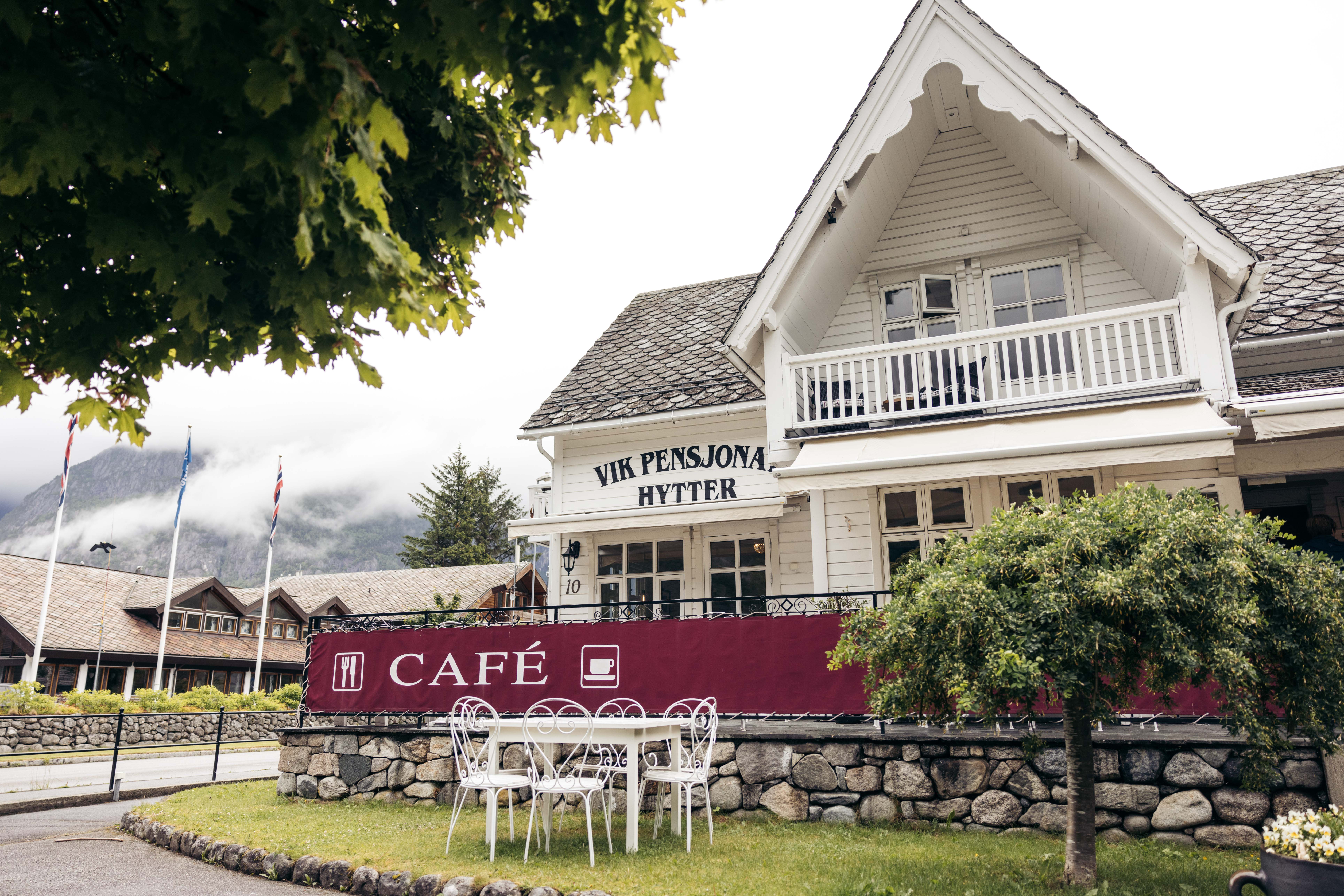 Vik Restaurant, Bakeri & Kafé