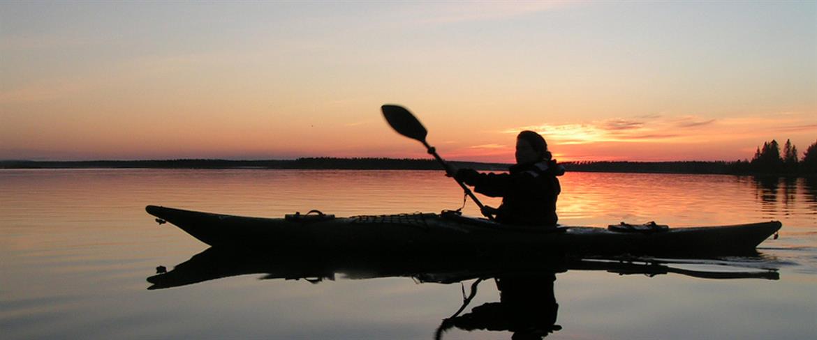 Paddle under the midnight sun