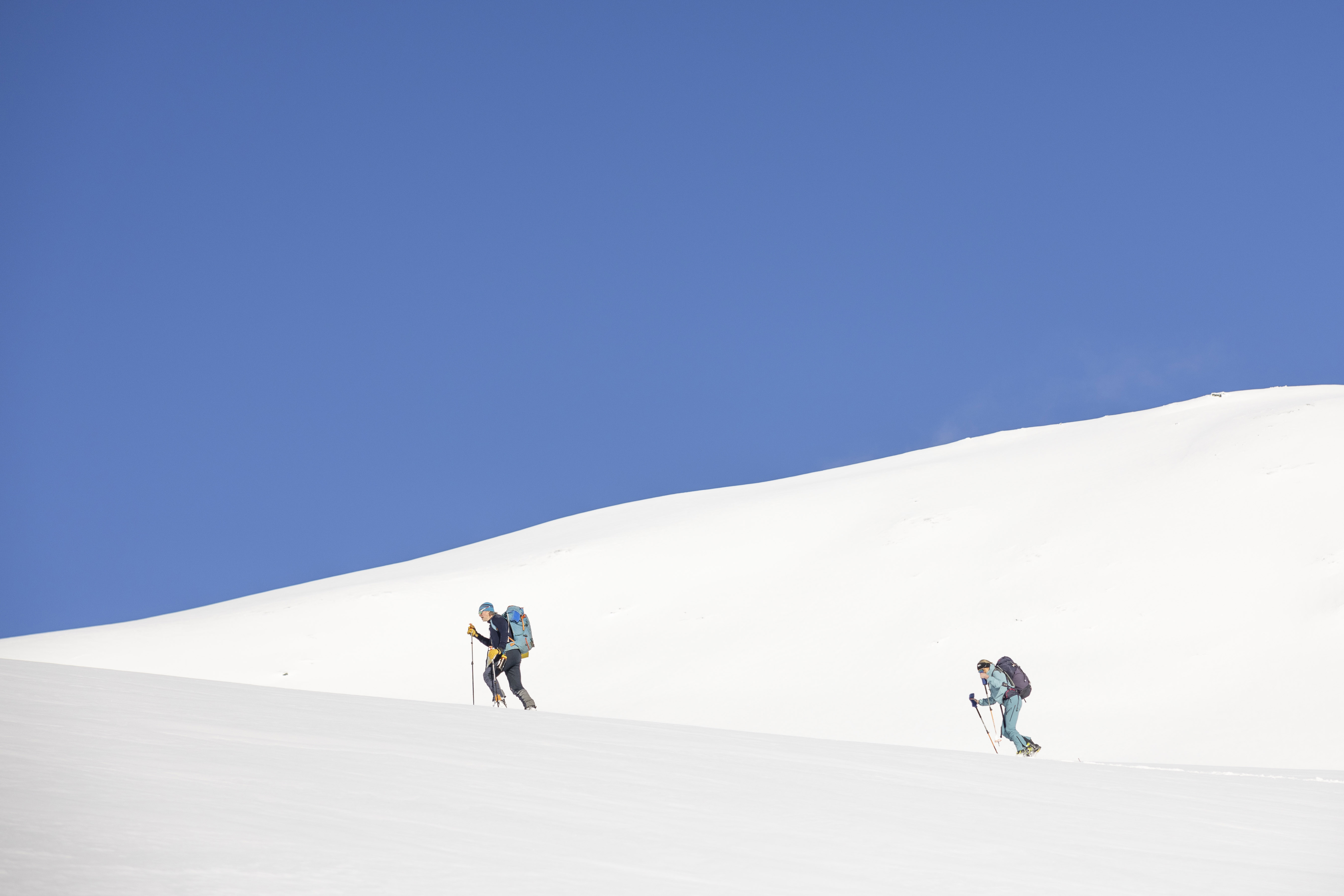 Waymarked ski routes during Easter