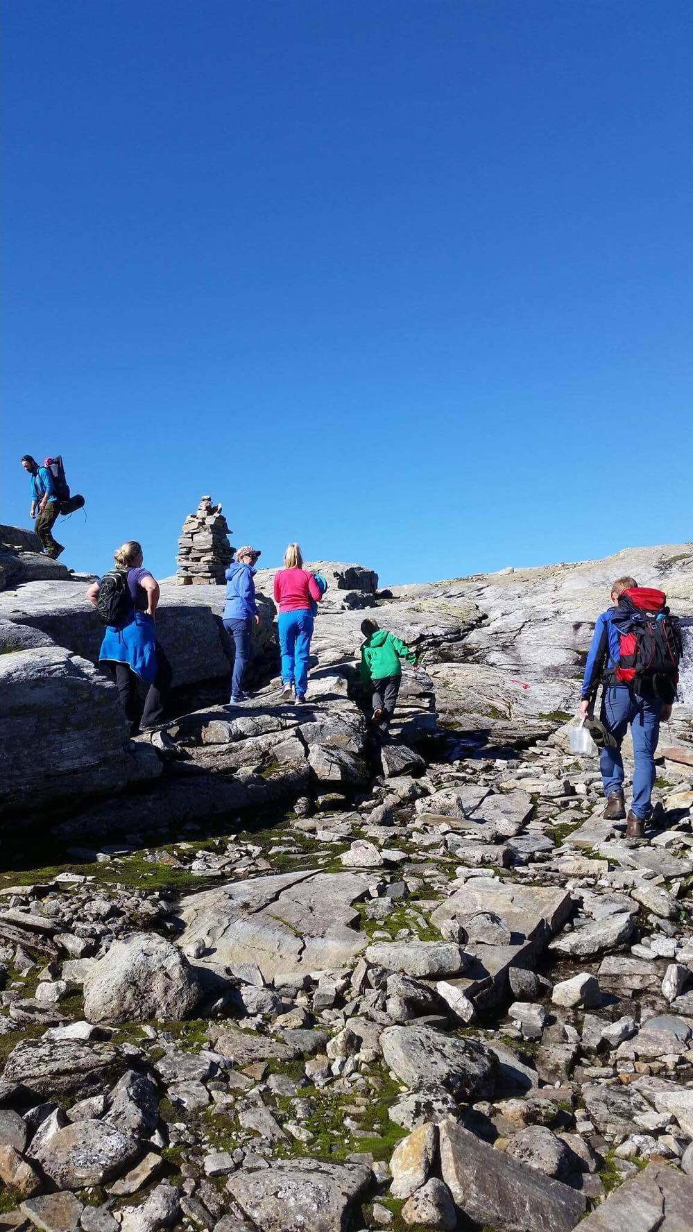 Hallet grøne - circular hike at the top of the world